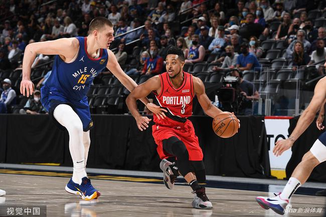 的老将与潜 的老将与潜